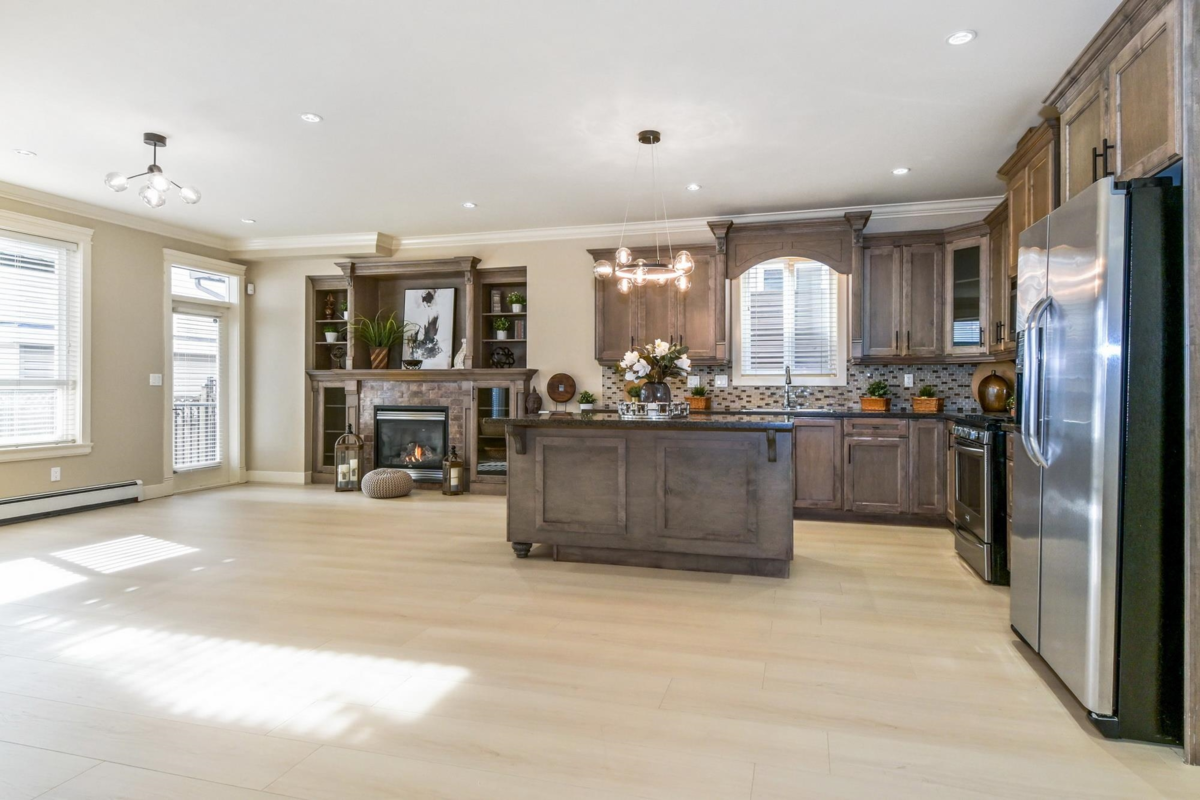 Kitchen Photo of 19478 72 Avenue, Surrey, BC