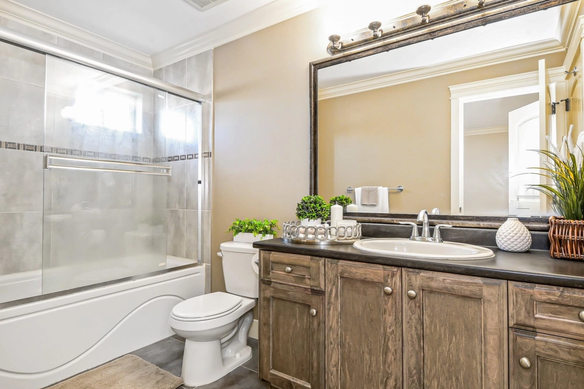 Laundry Room Photo of 19478 72 Avenue, Surrey, BC