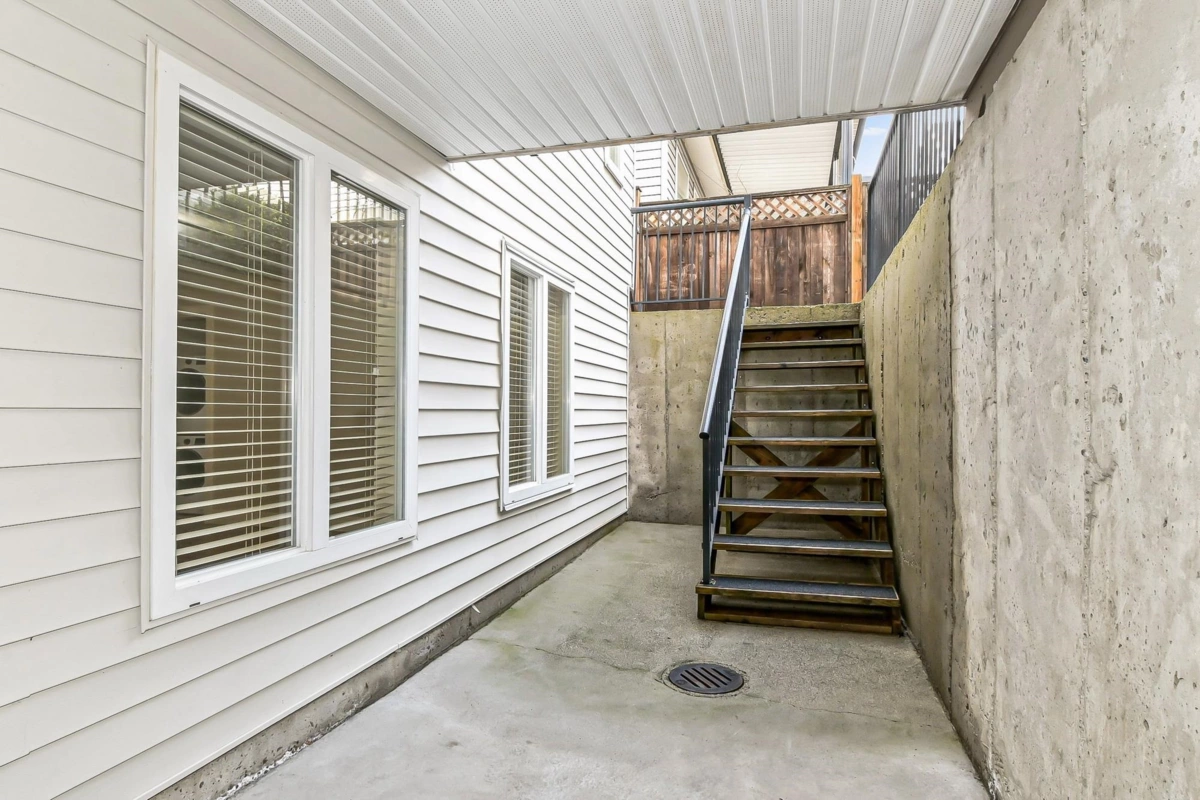 Outdoor Deck Photo of 19478 72 Avenue, Surrey, BC
