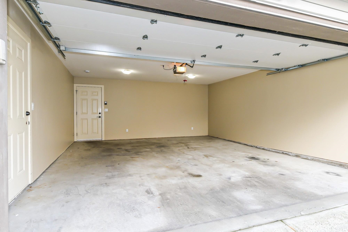 Swimming Pool Photo of 19478 72 Avenue, Surrey, BC