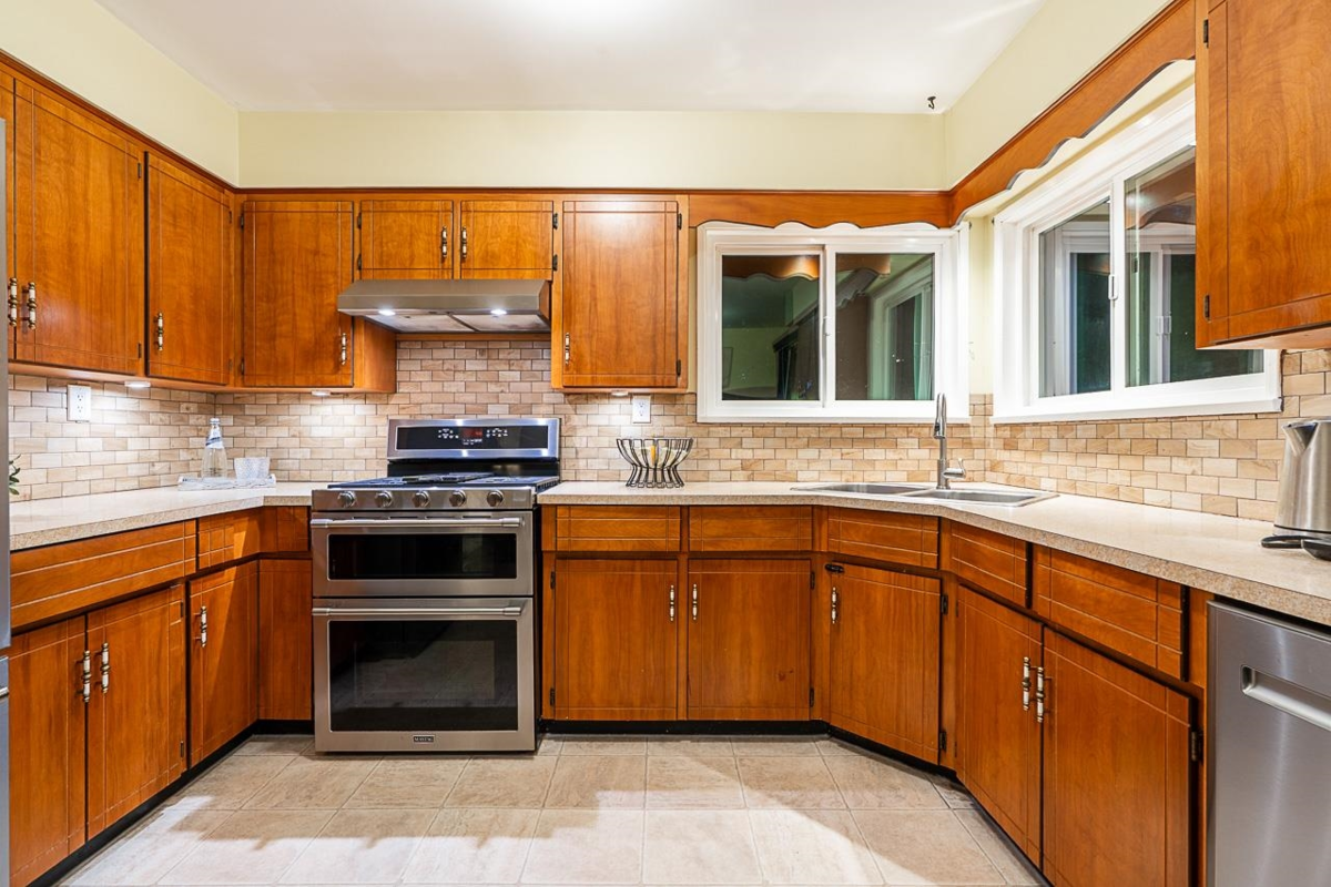 Breakfast Nook Photo of 26539 28 Avenue, Langley, BC