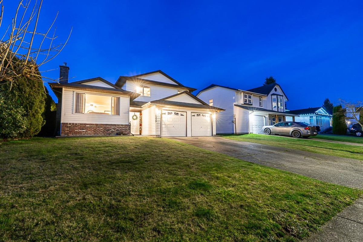 Exterior Rear Photo of 26539 28 Avenue, Langley, BC