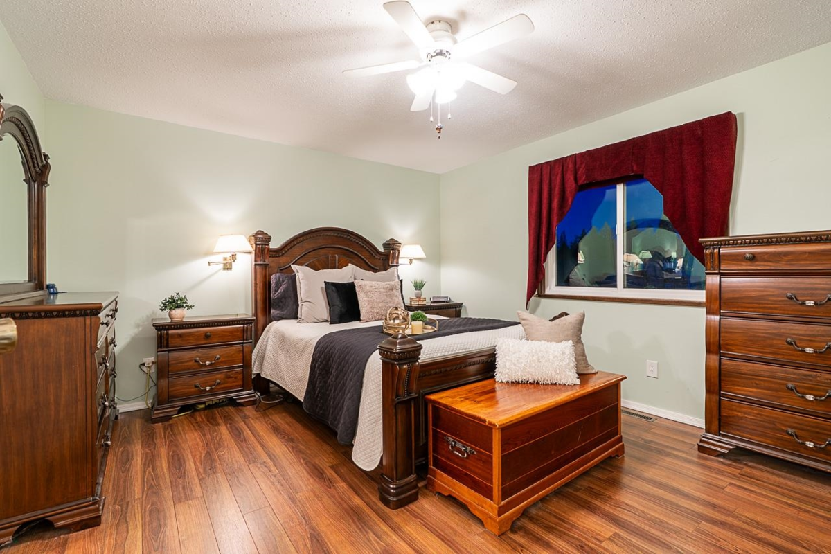 Guest Bathroom Photo of 26539 28 Avenue, Langley, BC