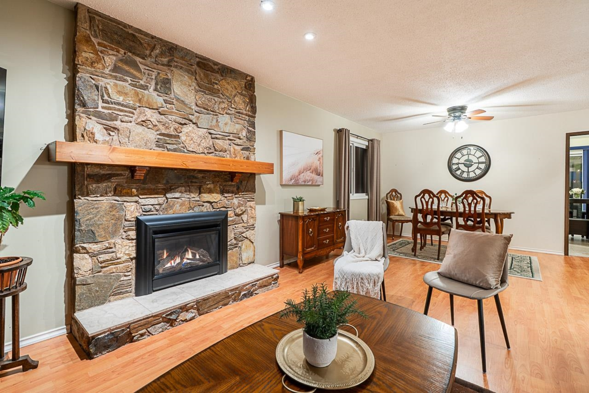 Kitchen Island Photo of 26539 28 Avenue, Langley, BC