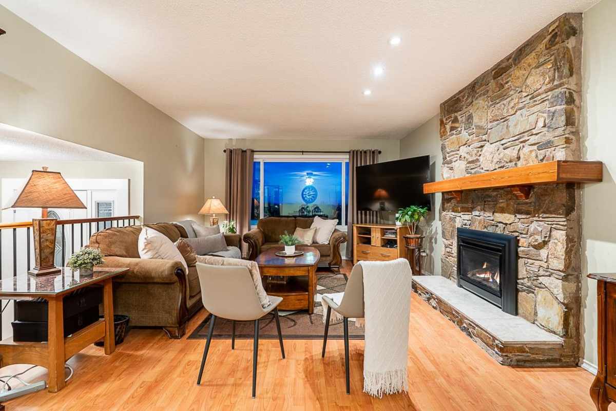Kitchen Photo of 26539 28 Avenue, Langley, BC