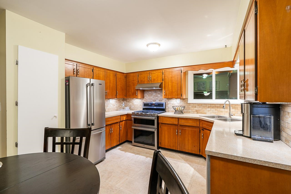 Primary Bedroom Photo of 26539 28 Avenue, Langley, BC