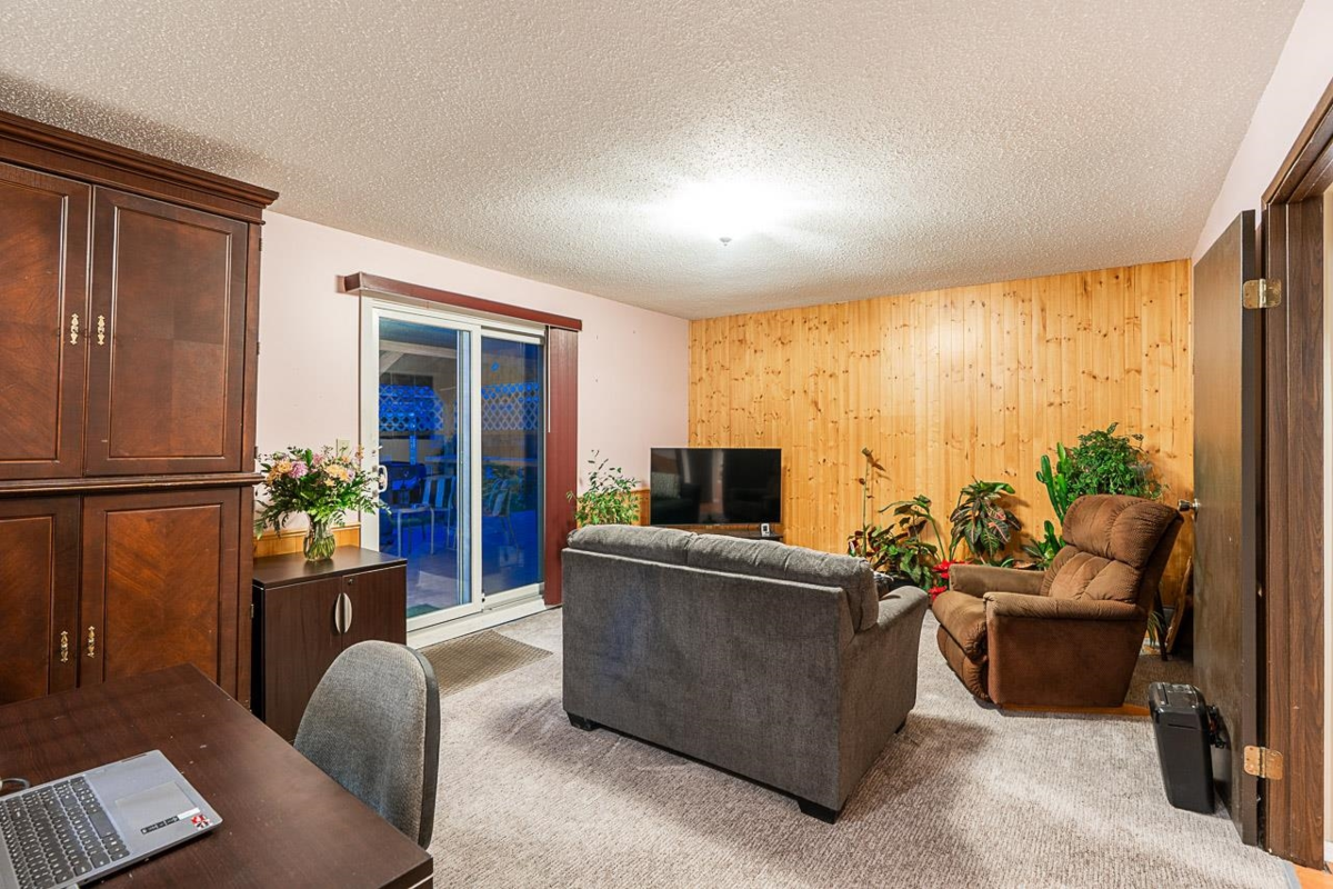 Walk-In Closet Photo of 26539 28 Avenue, Langley, BC