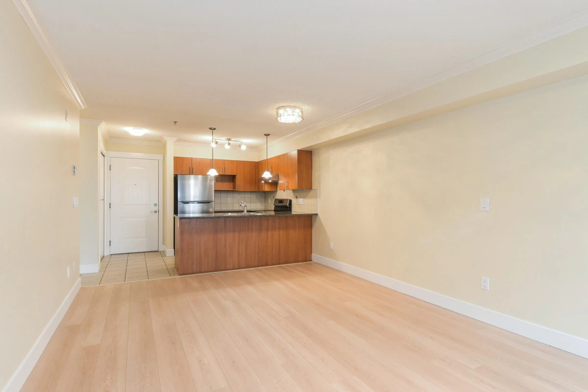 Kitchen Photo of 310 17769 57 Avenue, Surrey, BC