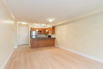 Kitchen Photo of 310 17769 57 Avenue, Surrey, BC