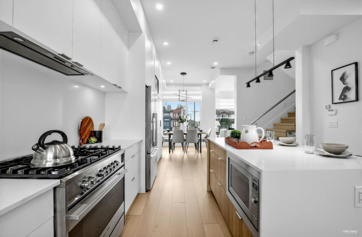 Powder Room Photo of 5605 Rumble Street, Burnaby, BC