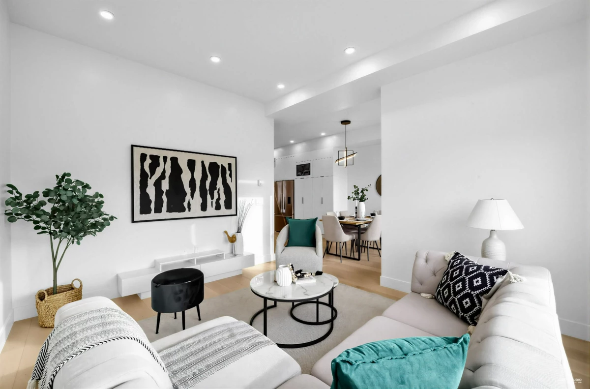 Walk-In Closet Photo of 5605 Rumble Street, Burnaby, BC