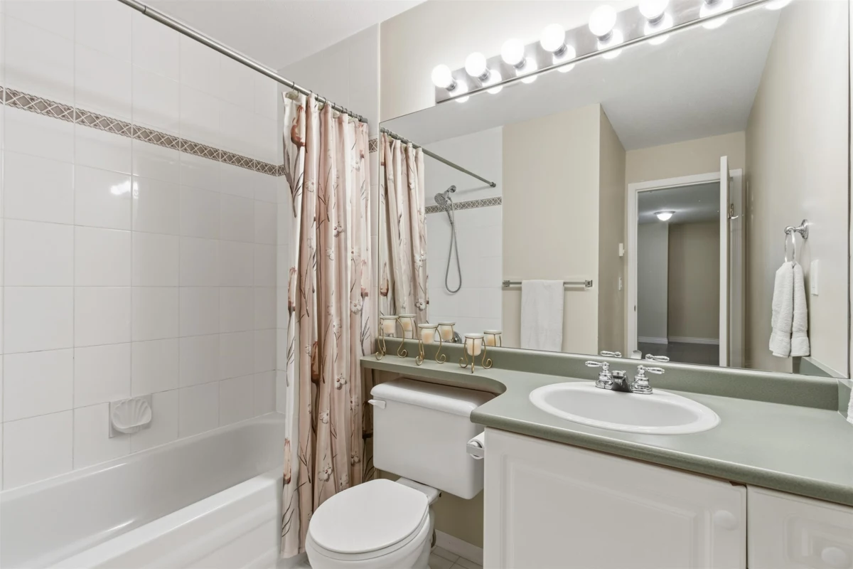 Hallway Photo of 61 11355 236 Street, Maple Ridge, BC