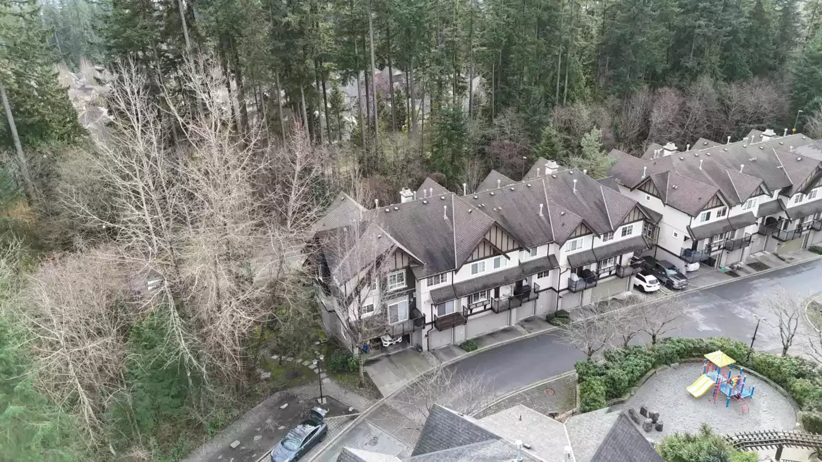 Outdoor Kitchen Photo of 1 2200 Panorama Drive, Port Moody, BC