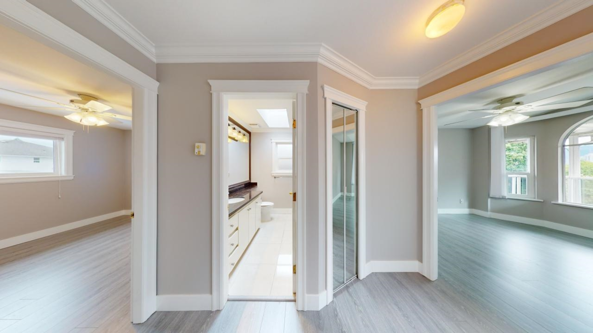 Entry Foyer Photo of 7563 Cariboo Road, Burnaby, BC