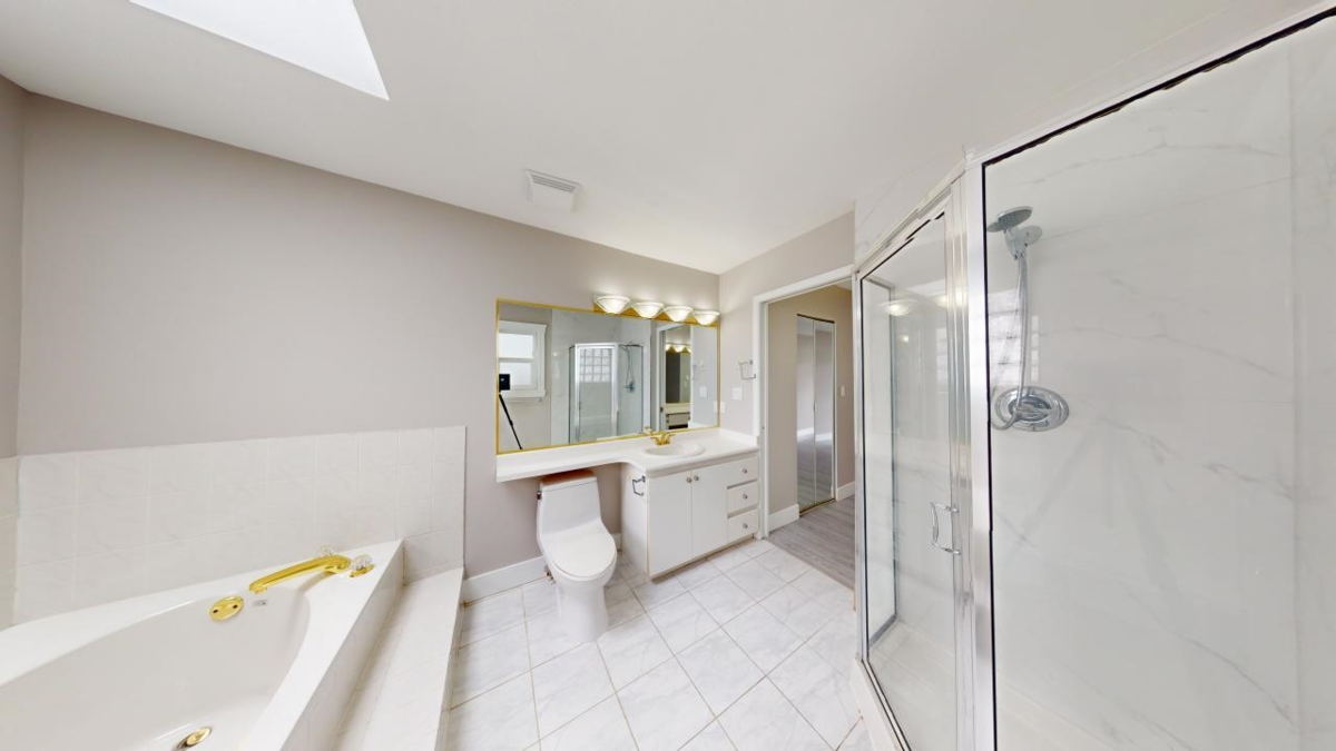 Hot Tub / Spa Photo of 7563 Cariboo Road, Burnaby, BC