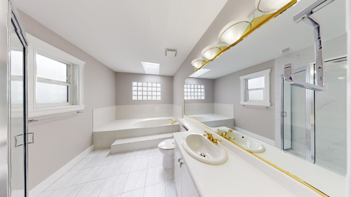 Swimming Pool Photo of 7563 Cariboo Road, Burnaby, BC