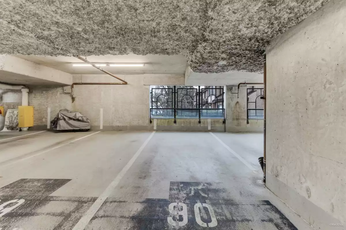 Backyard Photo of 506 6611 Cooney Road, Richmond, BC