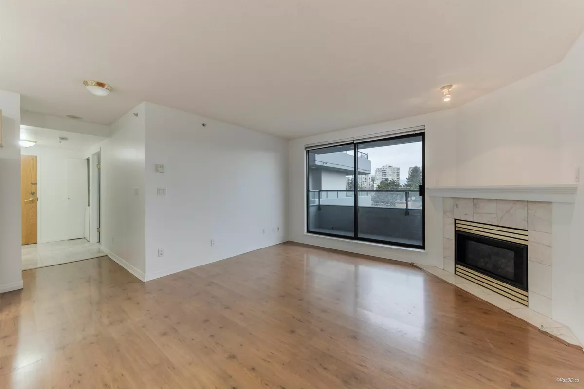 Living Room Photo of 506 6611 Cooney Road, Richmond, BC