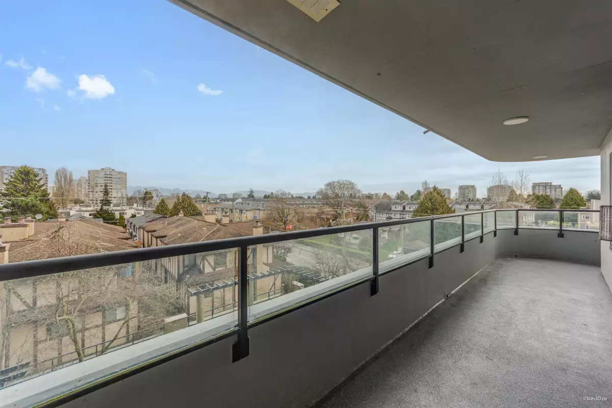 Loft / Bonus Room Photo of 506 6611 Cooney Road, Richmond, BC