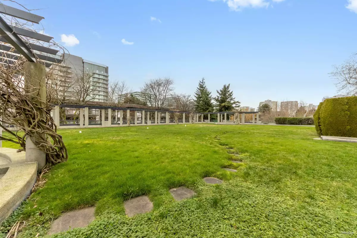 Mudroom Photo of 506 6611 Cooney Road, Richmond, BC