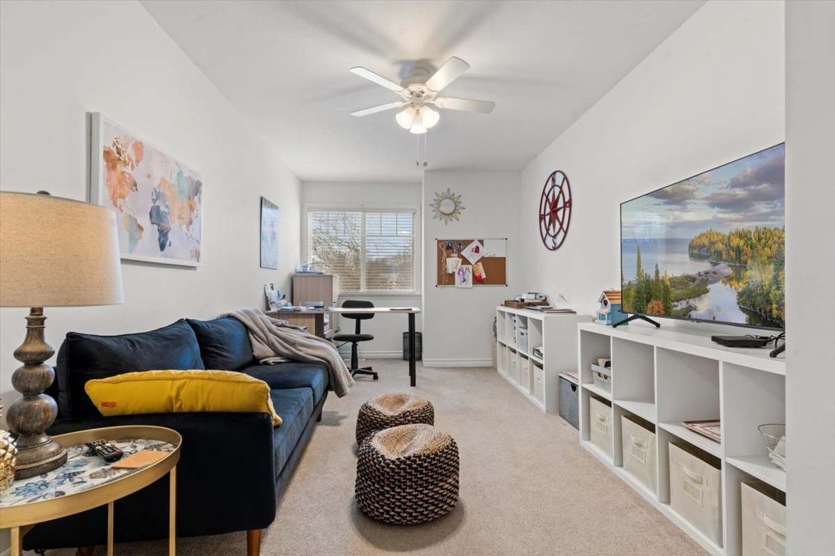 Hallway Photo of 32 45550 Shawnigan Crescent, Chilliwack, BC