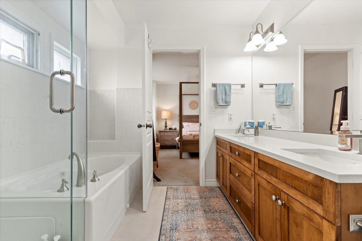 Laundry Room Photo of 32 45550 Shawnigan Crescent, Chilliwack, BC