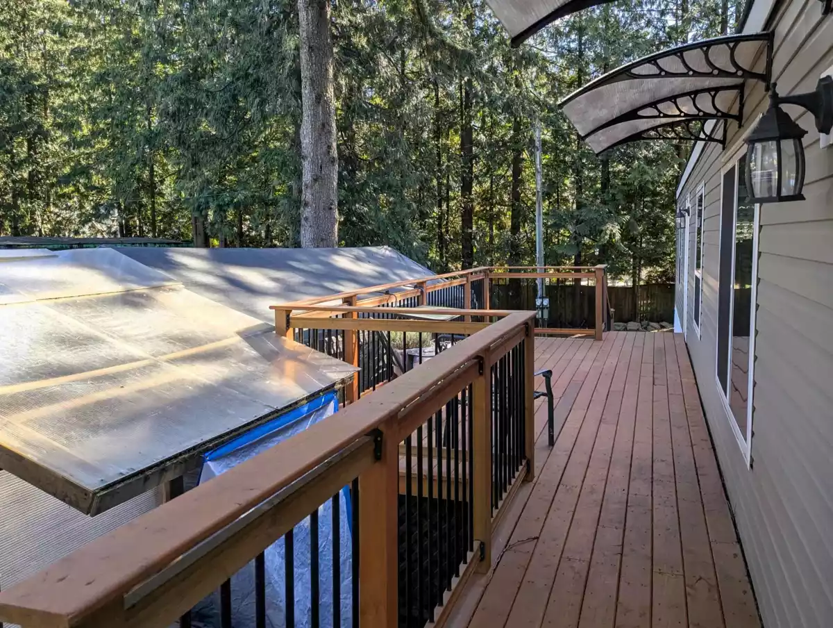 Breakfast Nook Photo of 10 52604 Yale Road, Rosedale, BC