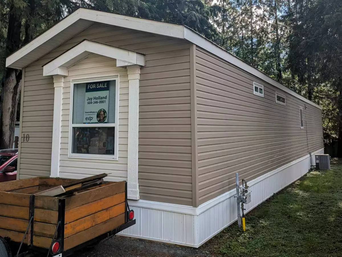 Dining Area Photo of 10 52604 Yale Road, Rosedale, BC