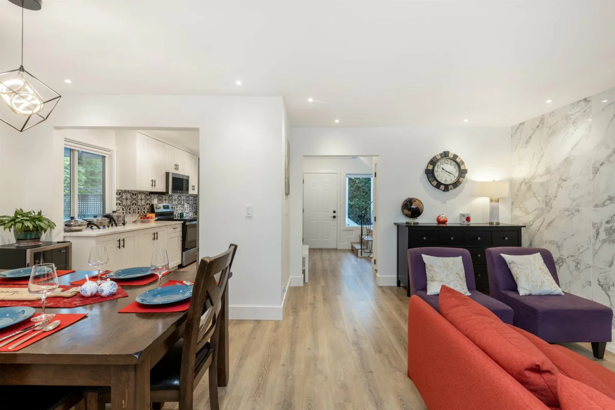 Dining Area Photo of 8 Glenmore Drive, West Vancouver, BC