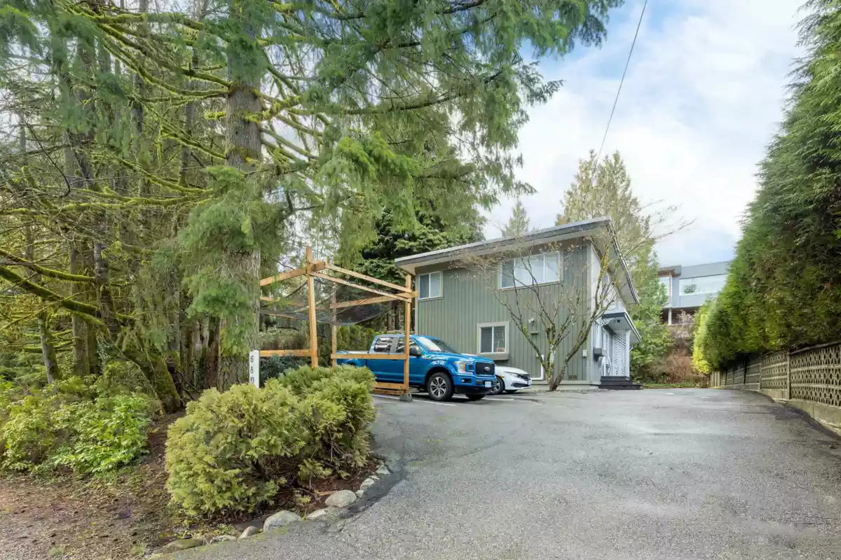 Living Room Photo of 8 Glenmore Drive, West Vancouver, BC