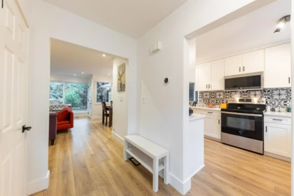 Guest Bathroom Photo of 8 Glenmore Drive, West Vancouver, BC