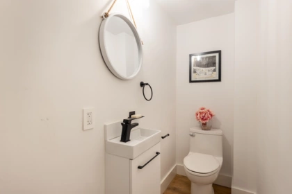 Powder Room Photo of 8 Glenmore Drive, West Vancouver, BC