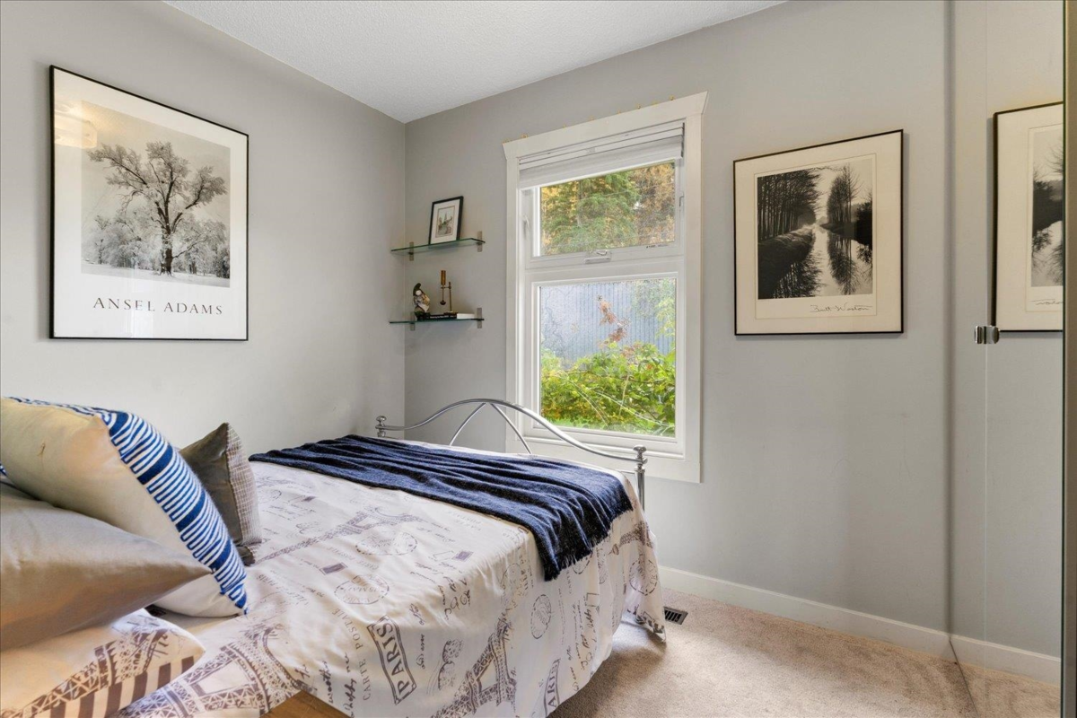Entry Foyer Photo of 46455 Uplands Road, Chilliwack, BC