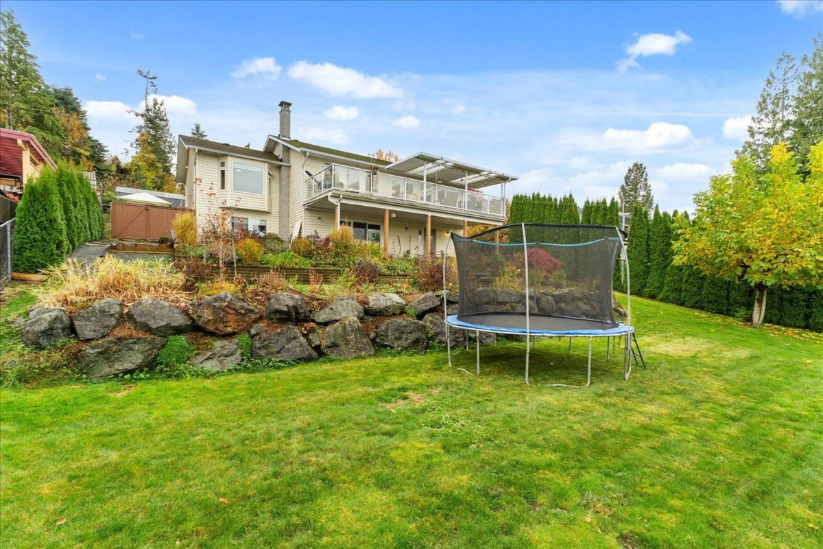 Garden / Landscaping Photo of 46455 Uplands Road, Chilliwack, BC