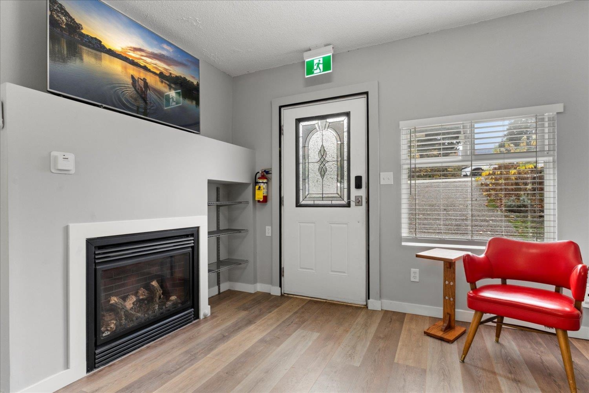 Hallway Photo of 46455 Uplands Road, Chilliwack, BC