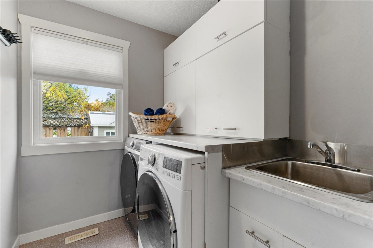 Powder Room Photo of 46455 Uplands Road, Chilliwack, BC