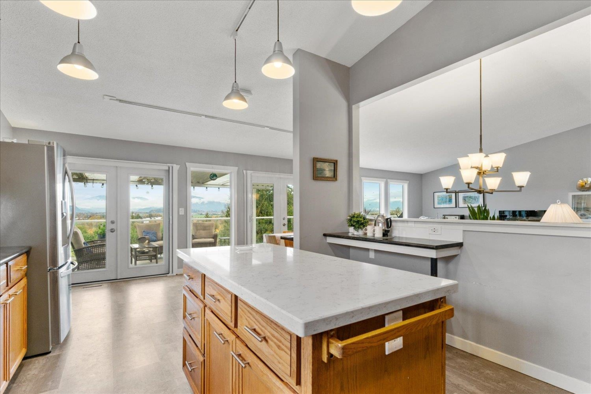 Primary Bedroom Photo of 46455 Uplands Road, Chilliwack, BC