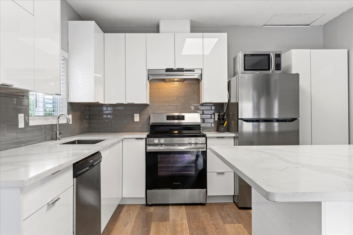 Staircase Photo of 46455 Uplands Road, Chilliwack, BC