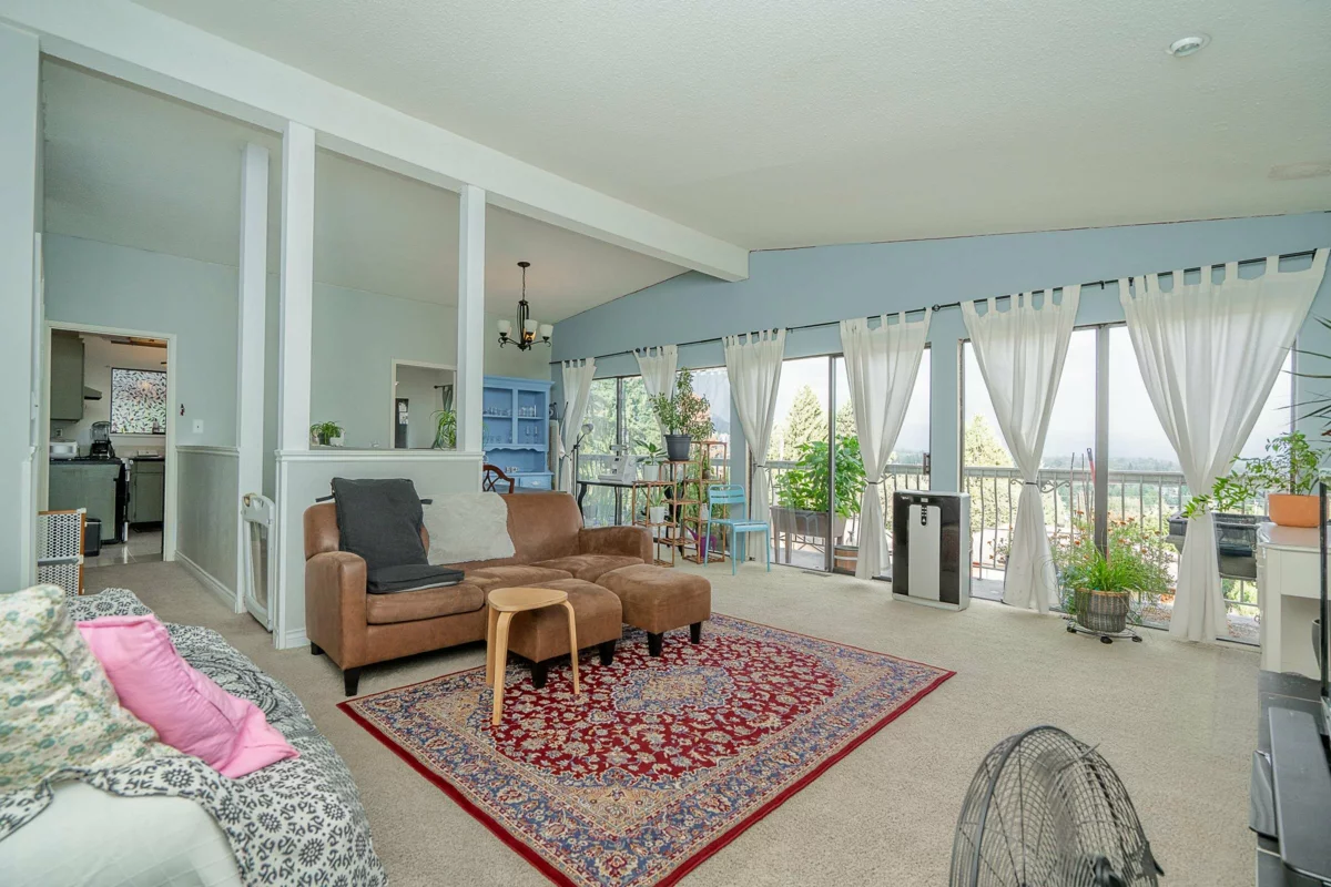 Family Room Photo of 992 Saddle Street, Coquitlam, BC