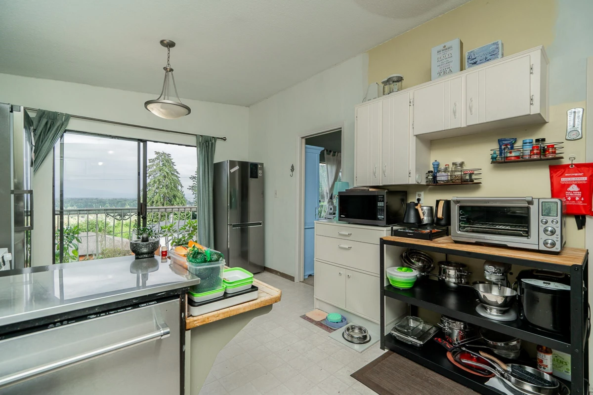 Primary Bathroom Photo of 992 Saddle Street, Coquitlam, BC