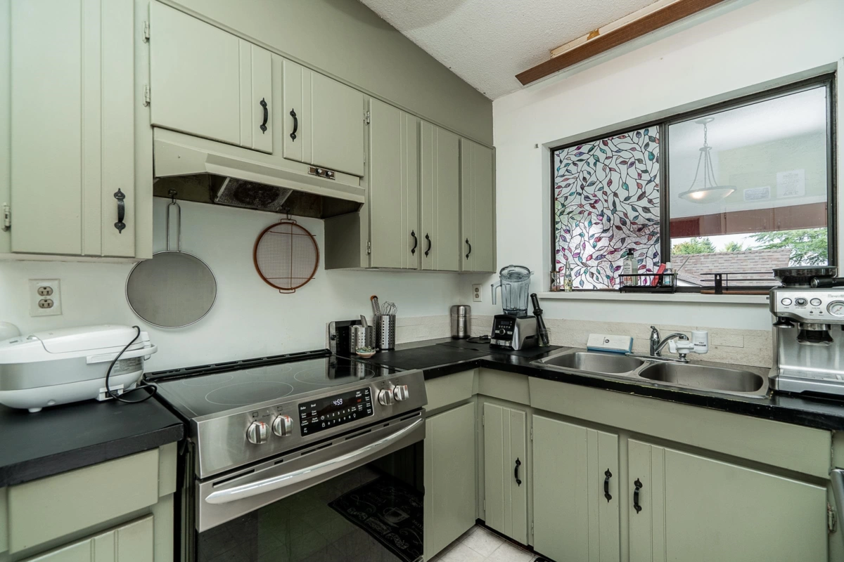 Primary Bedroom Photo of 992 Saddle Street, Coquitlam, BC