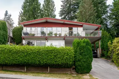 Hallway Photo of 992 Saddle Street, Coquitlam, BC