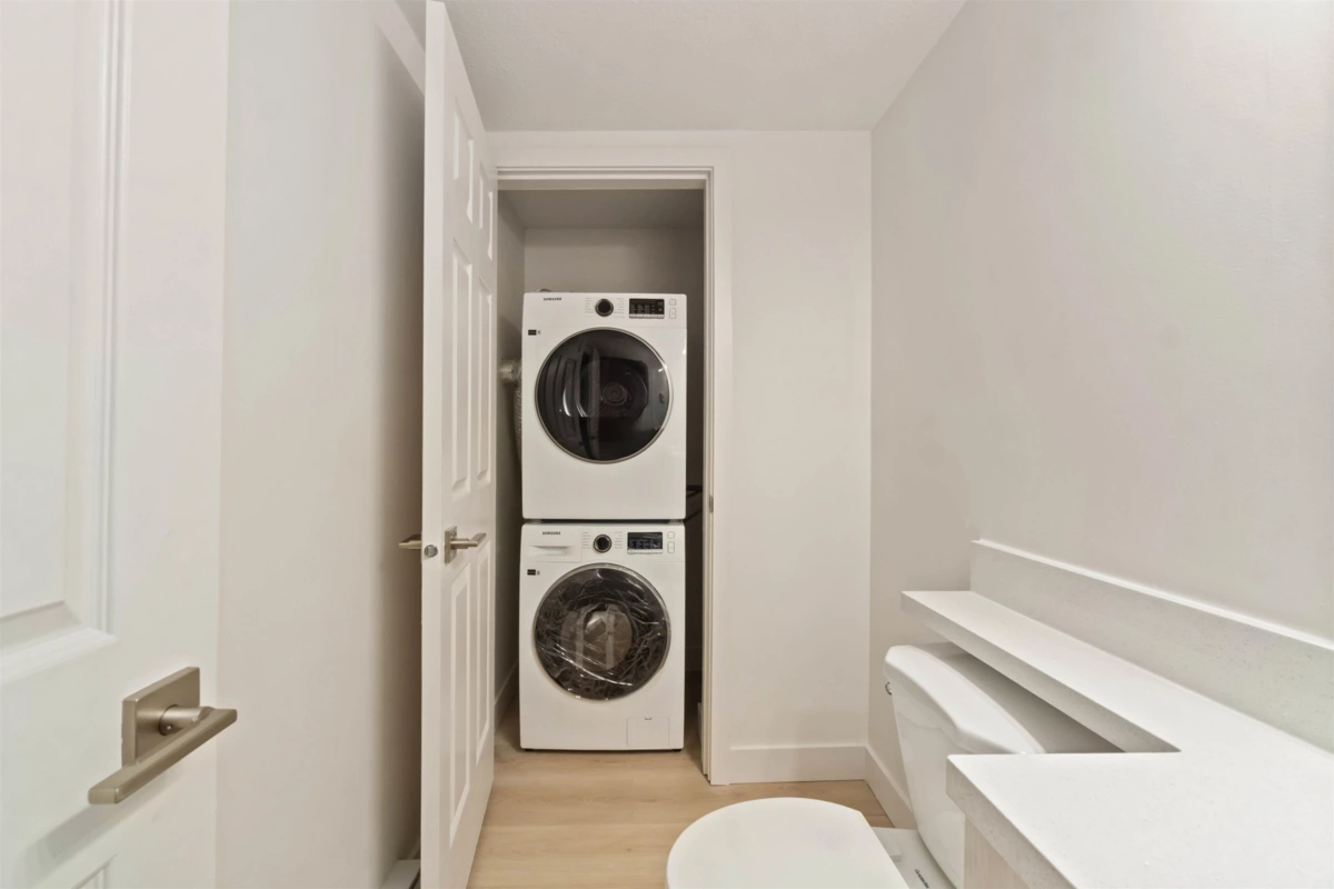 Mudroom Photo of 303 2928 Commercial Drive, Vancouver, BC