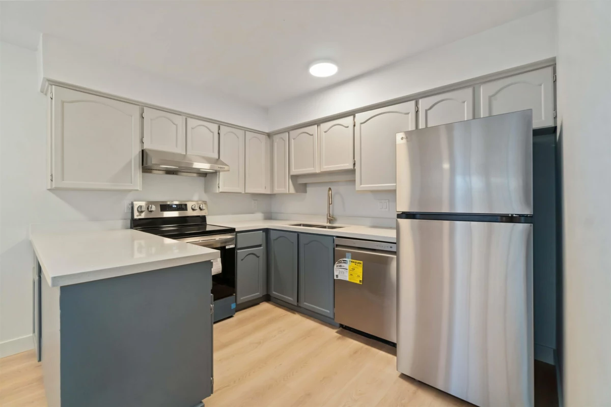 Walk-In Closet Photo of 303 2928 Commercial Drive, Vancouver, BC