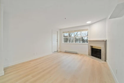 303 2928 Commercial Drive, Vancouver, BC