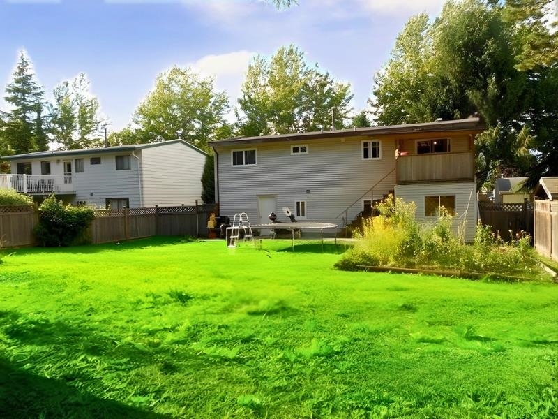 Living Room Photo of 17348 62a Avenue, Surrey, BC