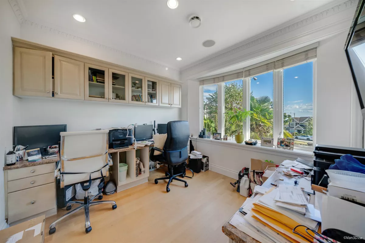 Breakfast Nook Photo of 2177 Bonaccord Drive, Vancouver, BC