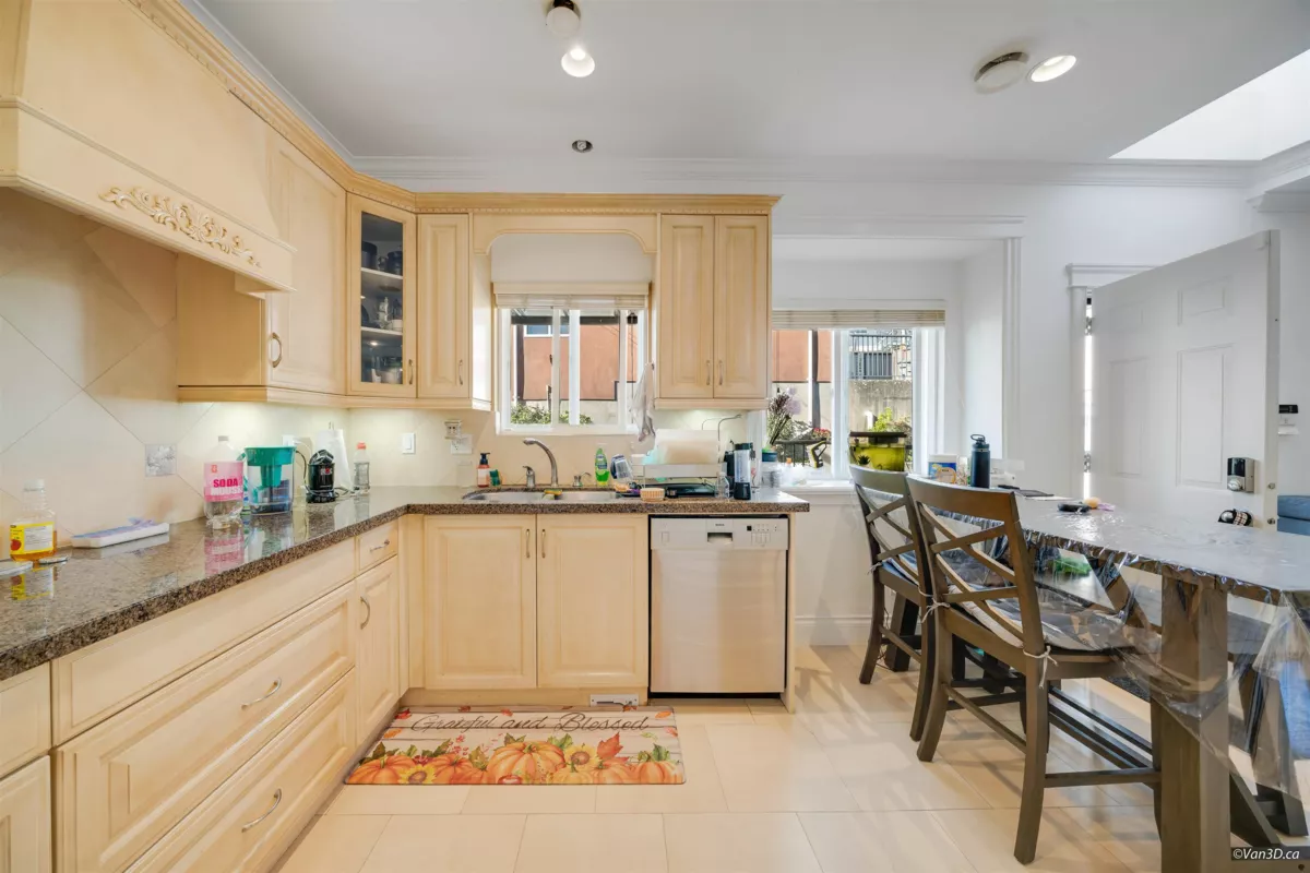 Walk-In Closet Photo of 2177 Bonaccord Drive, Vancouver, BC