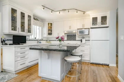 65 1400 164 Street, Surrey, BC, King George Corridor — 2 bed manufactured on land for sale