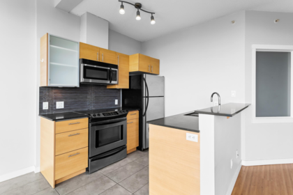 2209 13399 104 Avenue, Surrey, BC, Surrey — Apartment/Condo for sale